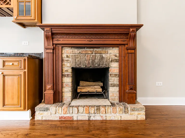 934 W Newport Ave #3 — Photo 5