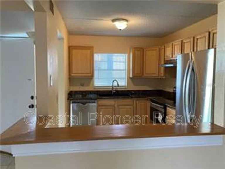 2840 Somerset Park Dr — Photo 3