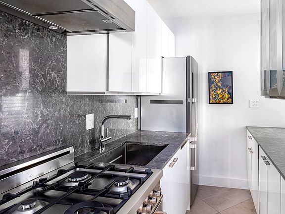 5th image of 330 E 79th St APT 4F