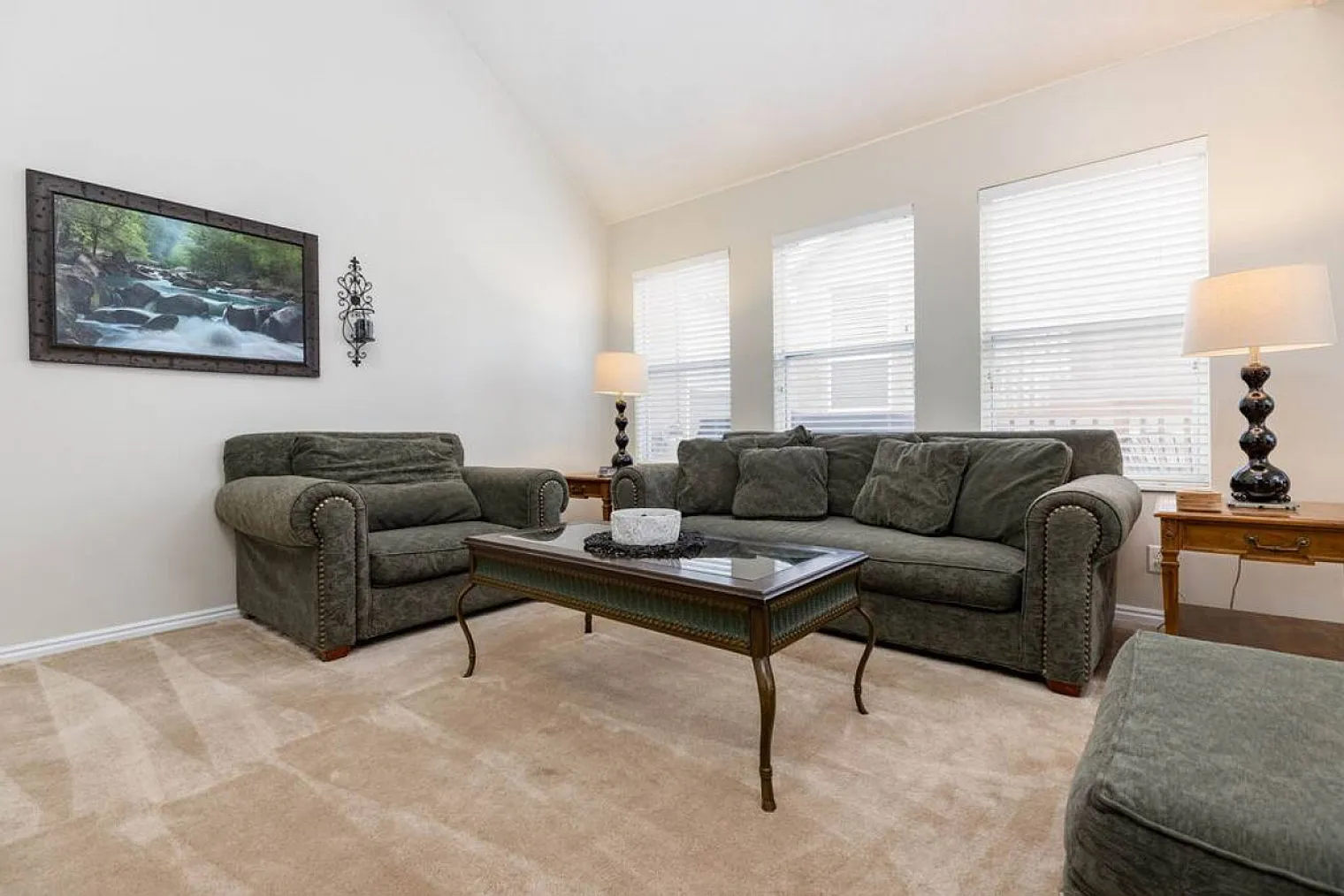 4 bed, 3.0 bath, 2712 sqft, $6,781 — Photo 3
