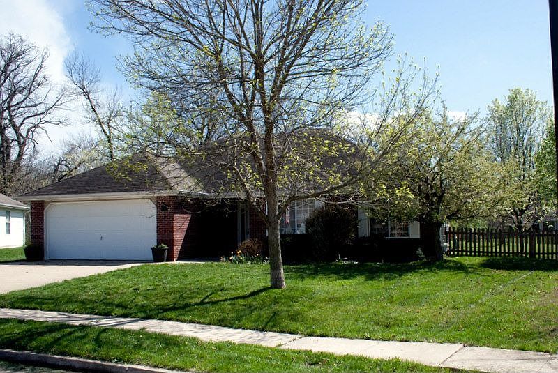 1st image of 806 Ames Dr