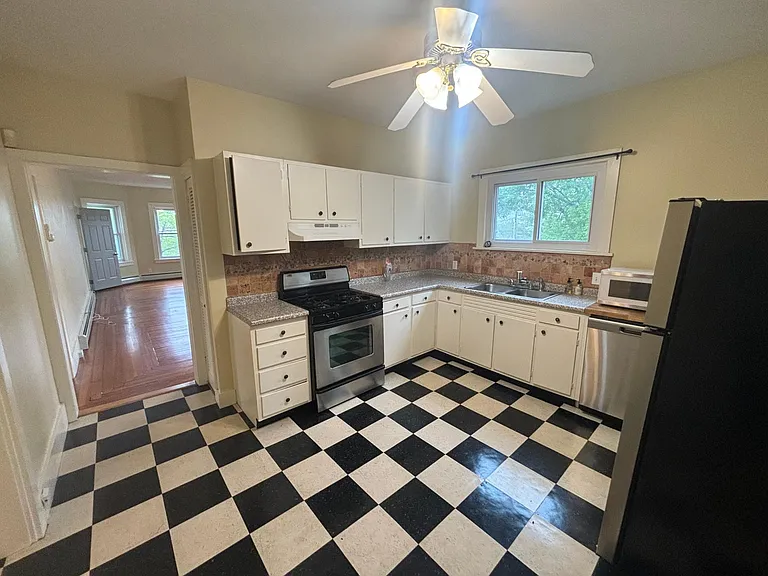 48 Pratt St #1 — Photo 8