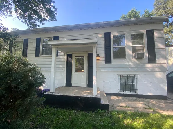 1436 Ambassador Ln, Ford Heights, IL 60411