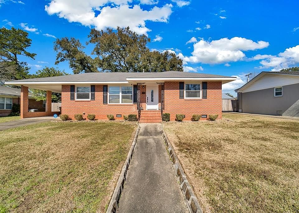 1st image of 2910 Brierwood Dr