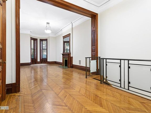 5th image of 41 W 73rd St APT 1