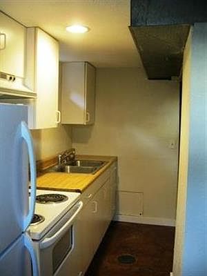 3rd image of 1202 W Koch St APT B