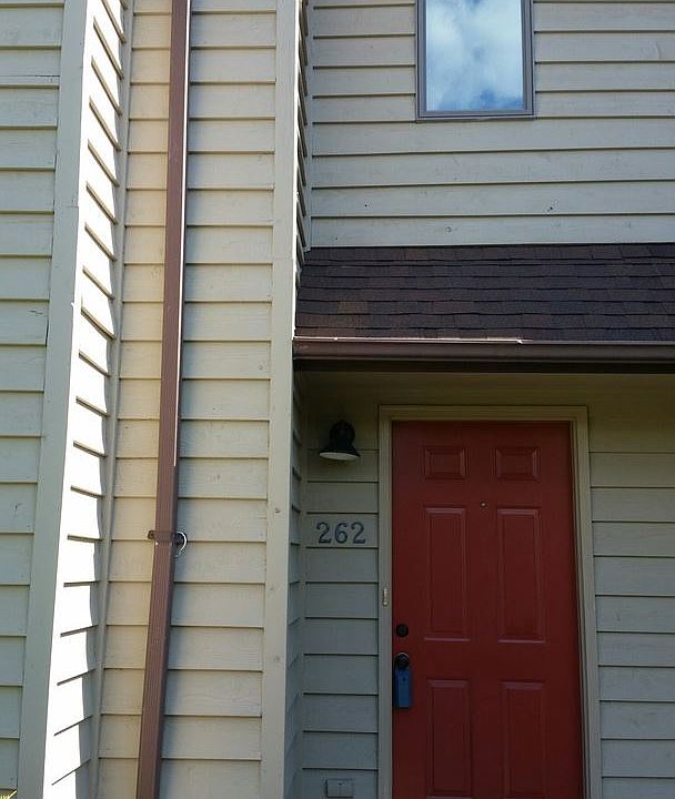 1st image of 262 Willowbend Pl