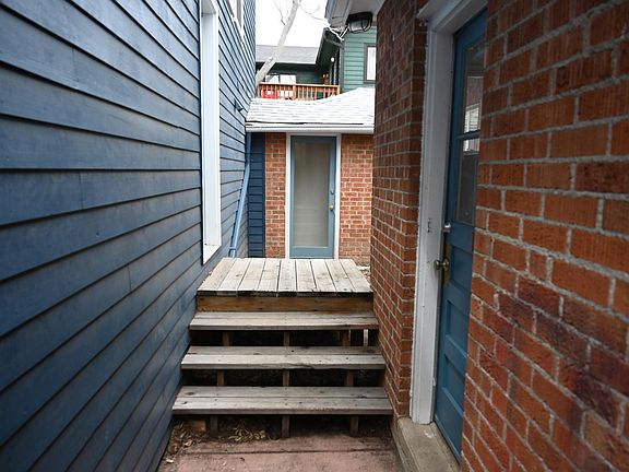 Back entrance with private area
