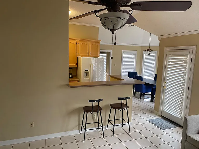 75 Fairoaks Dr — Photo 10