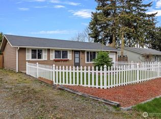 1132 Ridgeway Dr, Oak Harbor, WA 98277