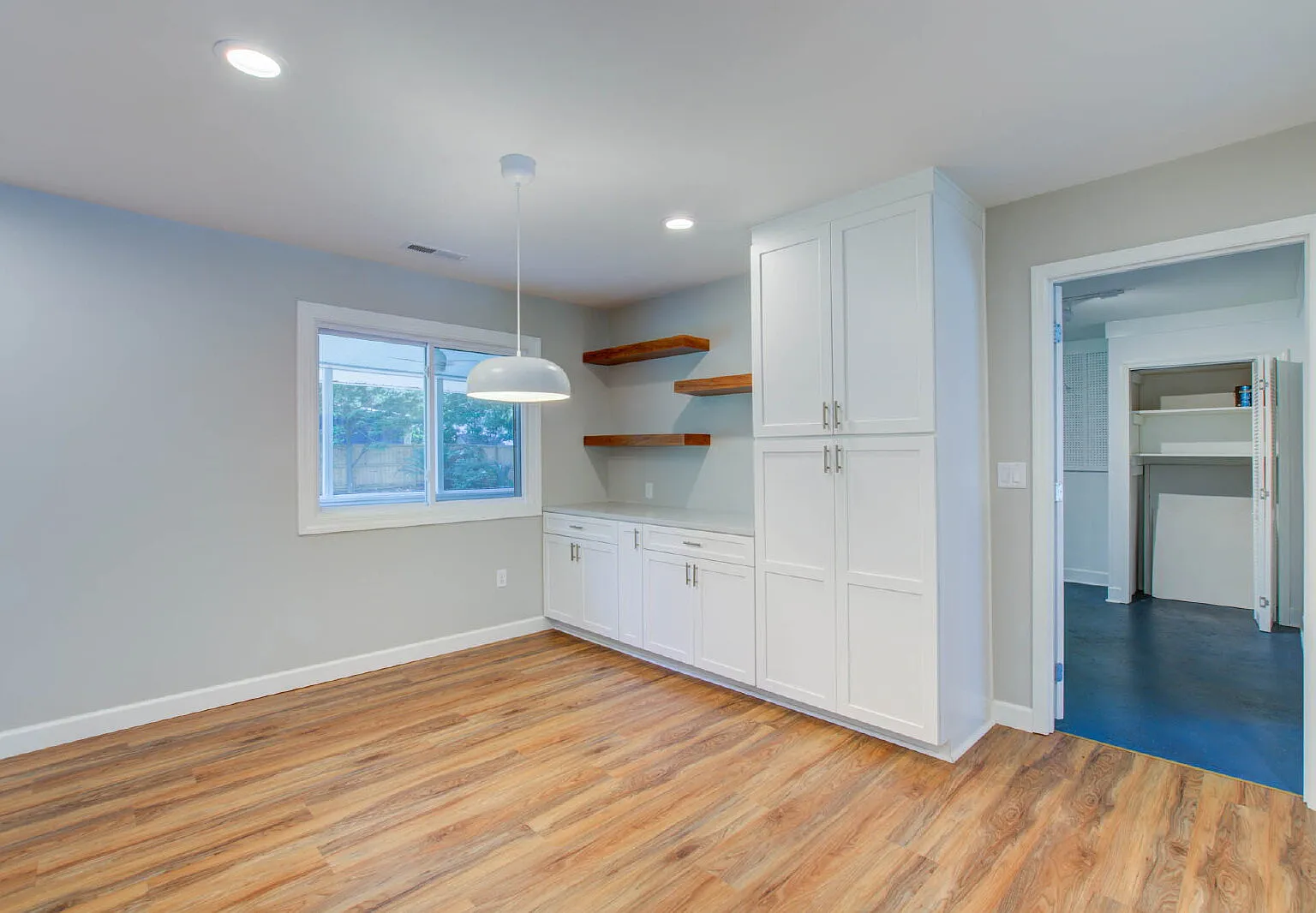 4 bed, 2.0 bath, 1652 sqft, $3,695 — Photo 4