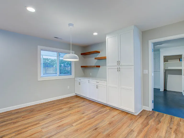 1307 Bob White Dr — Photo 4