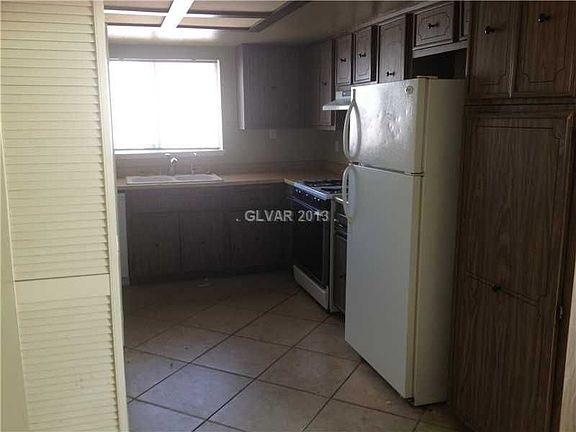 3rd image of 1717 Rockcrest Dr