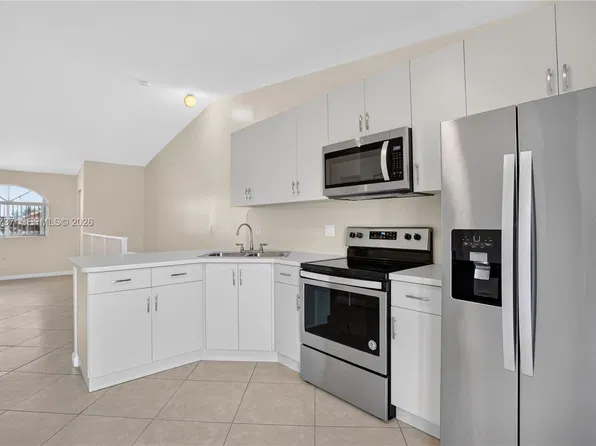 6989 W 36th Ave Unit 202, Hialeah, FL 33018