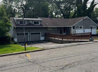 5 Saddle Ranch Ln, Hillsdale, NJ 07642