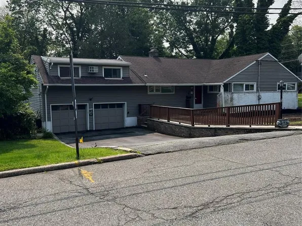 5 Saddle Ranch Ln, Hillsdale, NJ 07642