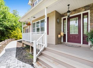 312 Reagan Dr, East Stroudsburg, PA 18301