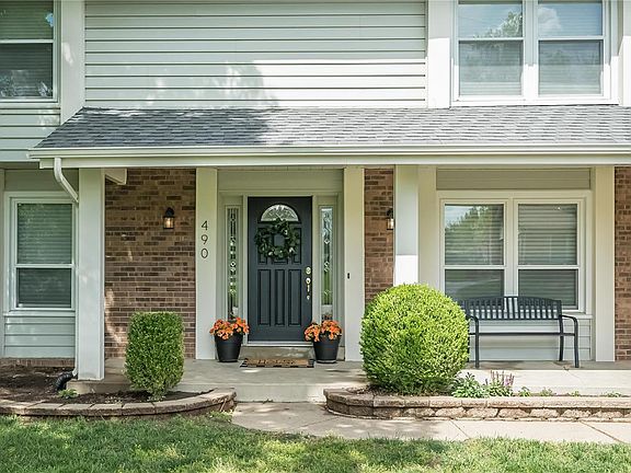 2nd image of 490 Meadow Green Pl