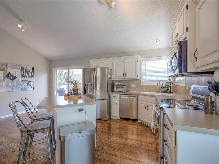 15619 S Brougham Dr — Photo 5