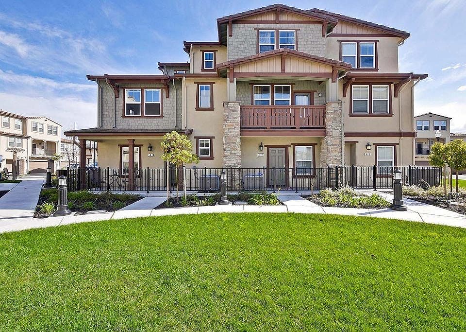 1st image of 504 Citadelle Ln