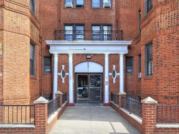 909 East 29th Street image 1 of 10