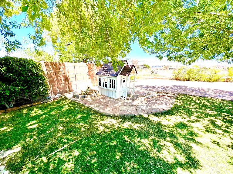 7140 Charter Crest St — Photo 93