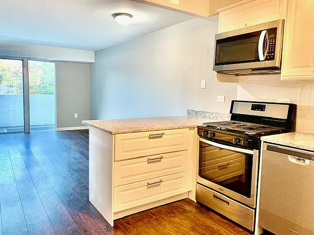 1 bed, 600 sqft, $2,100 — Photo 2
