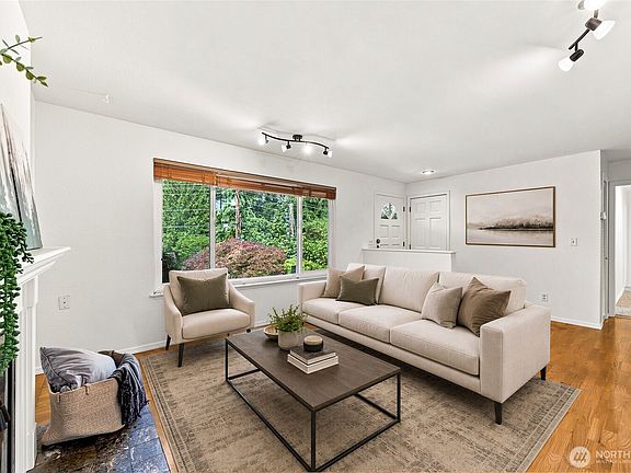 3rd image of 16217 SE Newport Way