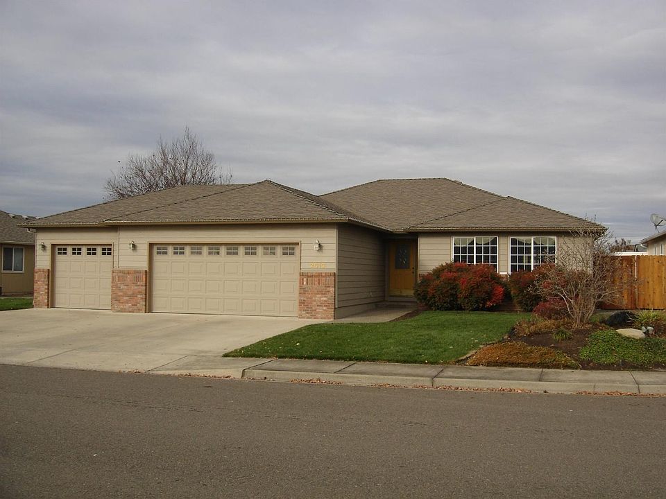 1st image of 2613 Saint James Way