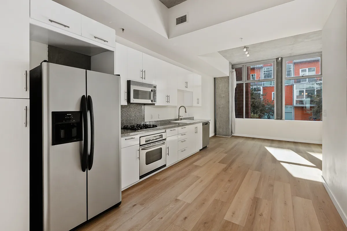 Studio, 552 sqft, $2,650 — Photo 2