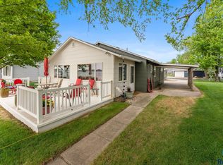 6630 Peninsula Point, Wentworth, SD 57075