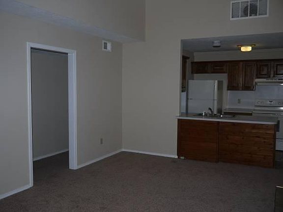 2nd image of 6836 NW Willow Springs Dr