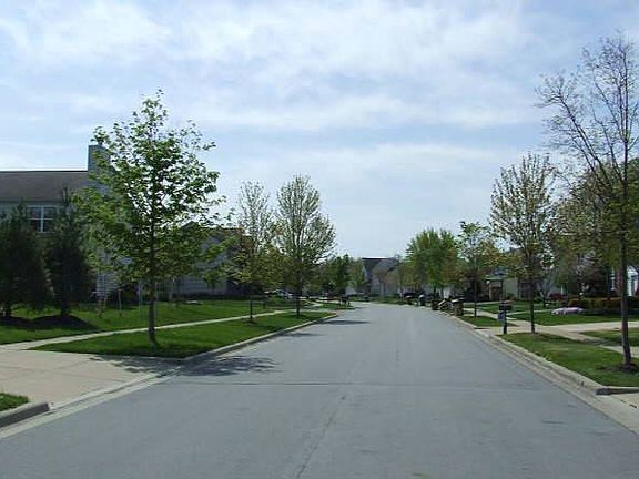 4th image of 7855 Glenmore Dr