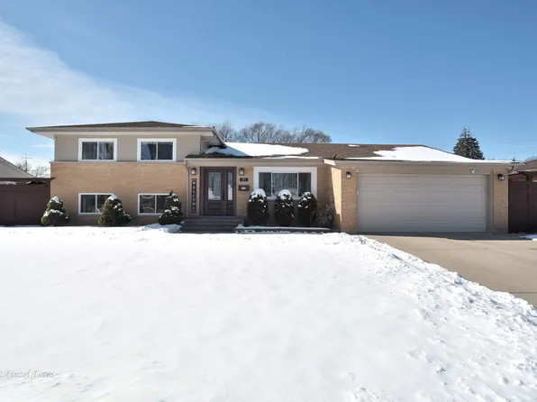 884 Leahy Cir, Des Plaines, IL 60016