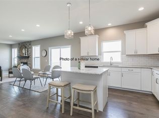 2743 Hawks Ridge Ln, Marion, IA 52302