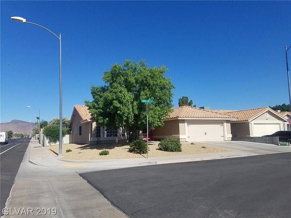 2nd image of 909 Abilene St