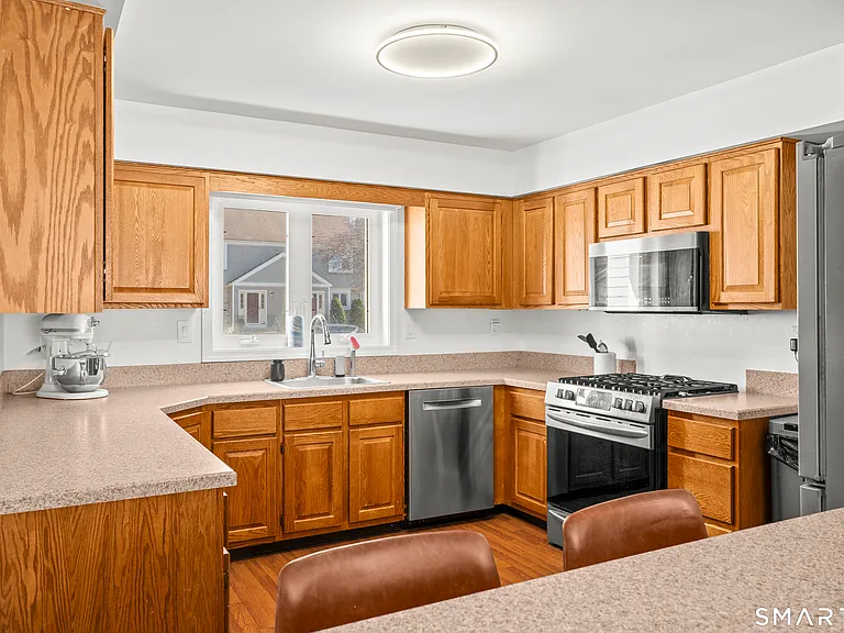 184 Main St #D — Photo 4