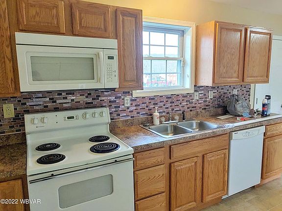 5th image of 255 Underwood St
