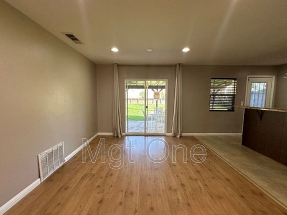 4th image of 12551 Darwin Ave