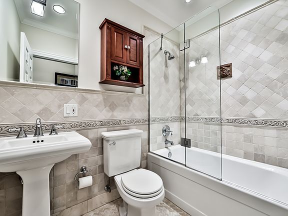 5th image of 1742 N Sedgwick St #2