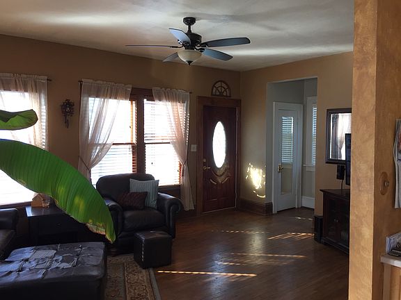 3rd image of 808 East St