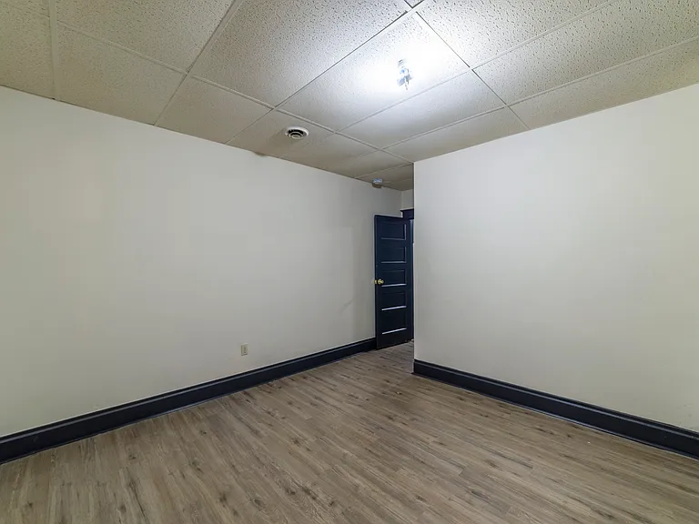 1612 Broadway St #4 — Photo 8