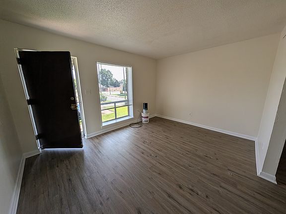 3rd image of 2012 Avenue H APT C