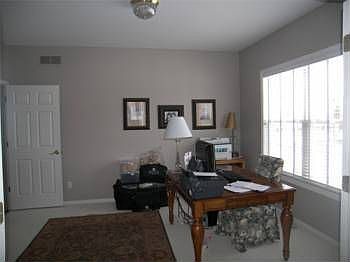 4th image of 4961 Knollcrest Ct