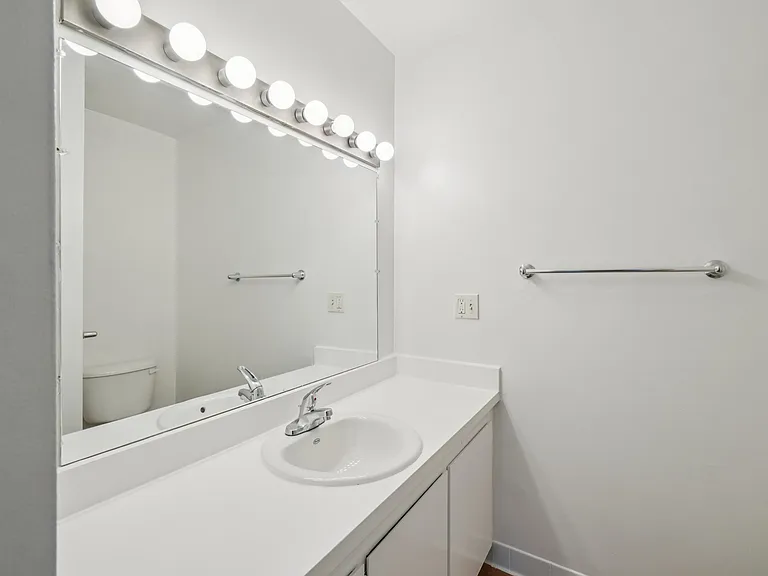 Riverside Village Apartments — Photo 76