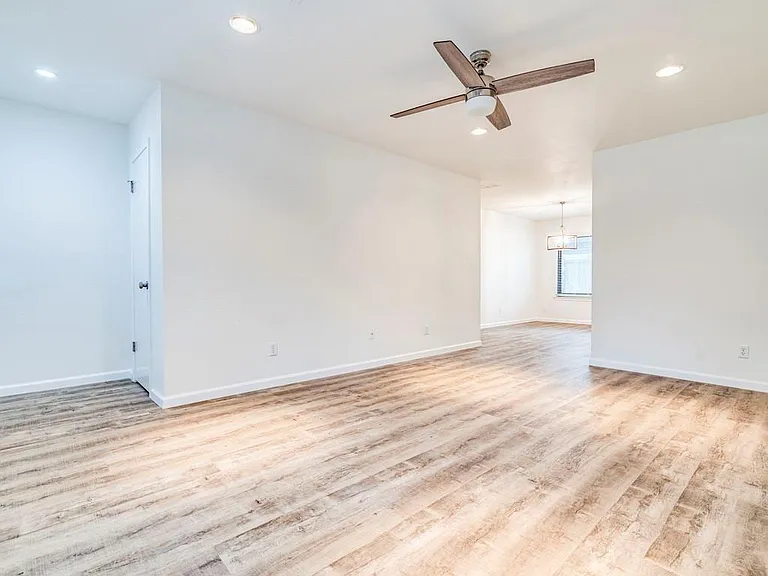 8305 Summer Side Dr #165 — Photo 3
