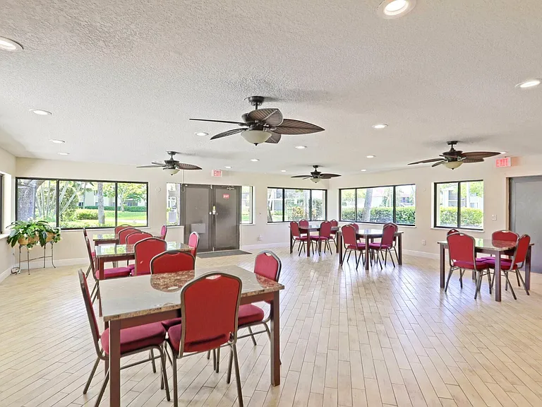 6495 Chasewood Dr #B — Photo 19
