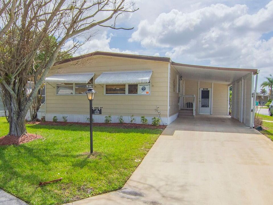 1st image of 225 NE Forrest Court
