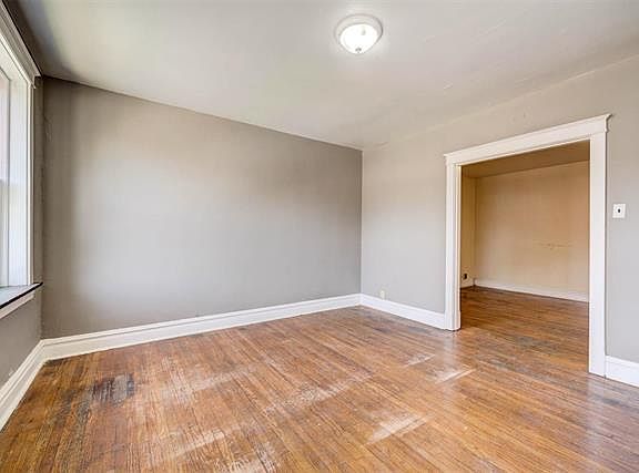 5th image of 3658 Montana St