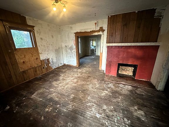 2nd image of 1209 Holland St